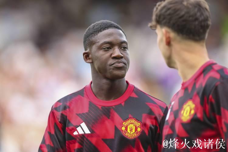 曼联转会风暴:甩卖费尔南德斯7000万,梅努欲赴皇马 曼联转会风暴:甩卖费尔南德斯7000万,梅努欲赴皇马